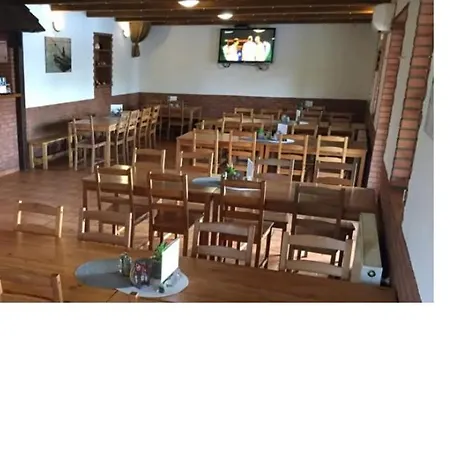 Rybarska Basta Sveceny - Restaurace, Гостевой дом Cerniny