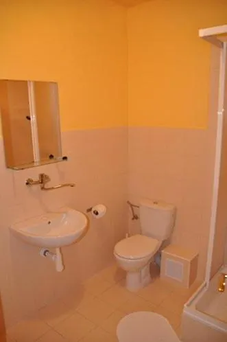 Rybarska Basta Sveceny - Restaurace, * Cerniny